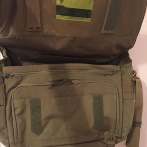 ascend messenger bag